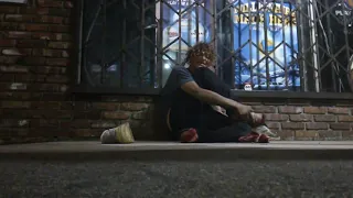 Homeless DRUG ADDICT NOODELING AND TALKING TO HIMSELF , VERY VERY FUNNY 1080 HD