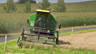 Harvesting Grain | John Deere 1055 | Eifel | Duitsland | 2014