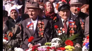 Новость дня (Праздничное шествие и митинг в честь 70 летия Победы 9 мая 2015г) (РИА Биробиджан)