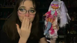 LOL Surprise OMG Kitty K doll review/opening (Remix series)— yes I’m very late