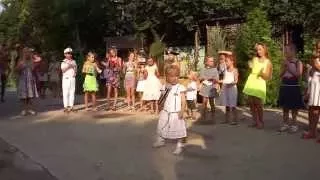 Малышка поет песню Катюша! Хоменко София 3 года
