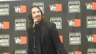 Christian Bale channels 'Fighter' Dicky Ecklund
