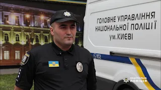 На столичній Троєщині поліцейський Васіф Карімов врятував життя чоловіку, в квартирі якого сталась п