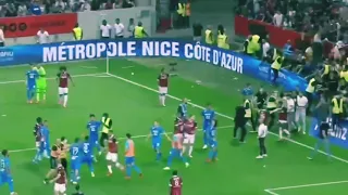 Gerson trocando soco em jogo do Olympique de Marseille