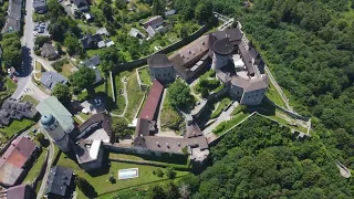 Moravské hrady a zámky.  Hrad Sovinec. Hrad Šternberk. Zámek Ůsov a Hrad Bouzov. Cinema dron 4k