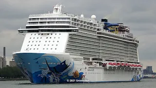 NORWEGIAN ESCAPE | the ship horn of the NCL ship during her maiden call in Rotterdam | 4K-Video