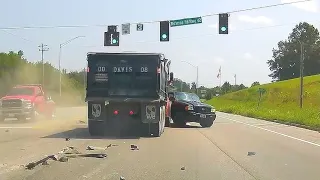 Truck Driver Accidents and FAILS. Bonehead Truckers.