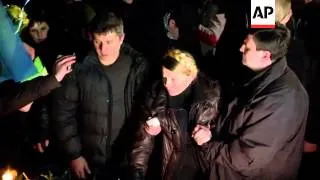 Yulia Tymoshenko pays tribute to those who lost their lives during the protests