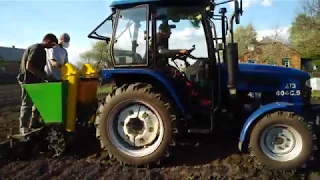 Посадка картоплі трактором ДТЗ та польською 2-х рядною картоплесаджалкою