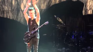 Avenged Sevenfold - Guitar solo / Jam session - Paris Zenith 2013