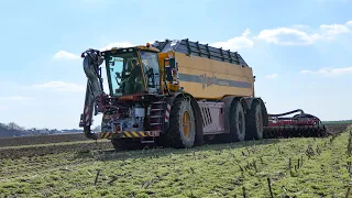 Der GülleGigant Vredo  VT7138 bei der Feld Vorbereitung🚜💩