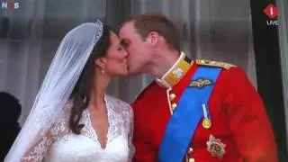 The kiss prins William and Kate Middleton
