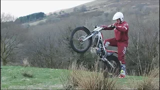 MiniTip Monday - How to Wheelie a Motorcycle 2/3