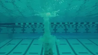 Swimming girl who likes to swim