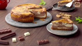 Tarta de queso al horno a los tres chocolates - Recetas Nestlé Postres