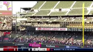 Shohei Ohtani Hits 33rd Home Run vs Mariners