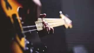 12 Easiest Bass Guitar Riffs (with TABS)