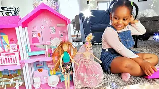 BARBIE DOLL! DELLA PLAYS WITH BARBIE AND PRINCESS #princess #barbie #kids #kidsvideos #cutekids