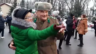 ЖИВЕТ ЖИВЕТ В ЭТОМ ДОМЕ ГАЛИНА