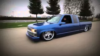 Chevy Silverado laying body on 22's