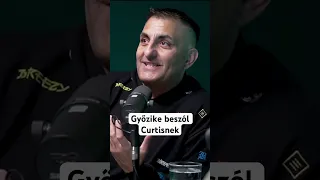 Győzike üzen Curtisnek