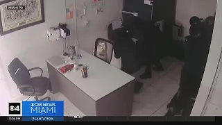 Would-be thieves leave empty-handed after breaking into Miami jewelry store