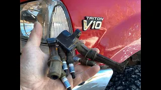 2003 Ford F-250 Super Duty 6.8L V-10 Engine Misfire Problems - Loose Spark Plugs & Burned Coil Boots