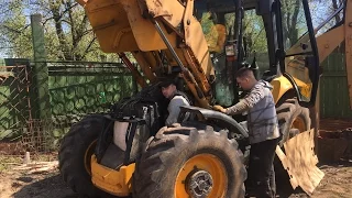 🚜Снятие ТНВД  с экскаватора-погрузчика JCB 3CX🔧Ремонт топливного насоса JCB 3СХ🔨💥