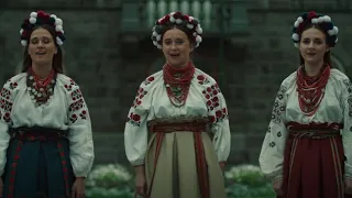 Ukrainian folk singers - Woman at war