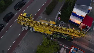 Crane construction Liebherr Kraan opbouw in Timelaps 200%  Duivenvoorde Zwijndrecht Nederland