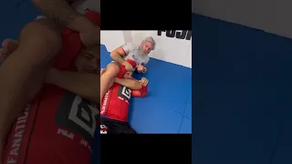 BJJ Triangle from Back by Gordon Ryan