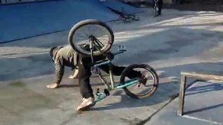 Bmx CRASH (CV Bmx Skate Park Video 2008)