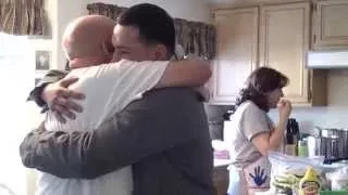 Soldier surprises parents on thanksgiving