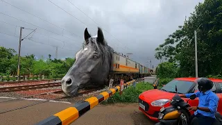 Viral Dangerous MAD Horse Headed WB Sampark Kranti Express Furious Passing Throughout Railgate