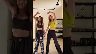 MAYUMI DANÇANDO COM BIANKINHA (Mayumi #shorts)