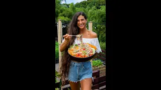 What I Ate for Dinner + Creamy Dressing Recipe! 😋🌱 Vegan & FullyRaw Rainbow Garden Salad...