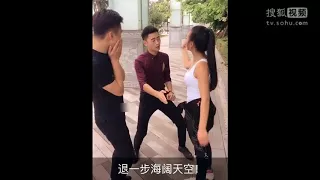 美女华丽摔倒，没有想像中美好啊