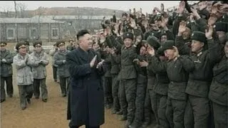Ким Чен Ын грозит "священной войной"