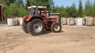 Köp Traktor International 844xl på Klaravik