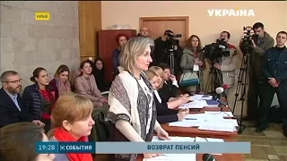 Суд обязал Кабмин вернуть соцвыплаты жителям оккупированных территорий