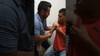 cómo encajar un brazo desmontando