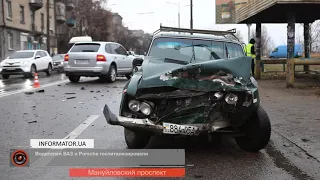 Тройное ДТП на Мануйловском проспекте в Днепре: 2 пострадавших