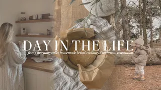 DAY IN THE LIFE | frosty morning, baking homemade bread, cosy cooking & bathroom renovation