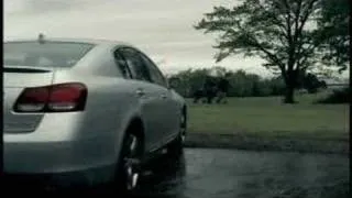 Golfing in Rain - Lexus