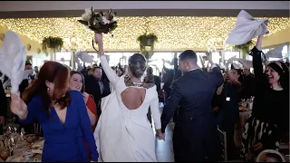 Boda M&M | Espectacular entrada bailando de novios con proyección en Castellón