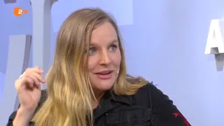 Judith Holofernes auf dem blauen Sofa (Frankfurter Buchmesse 2015) Interview | Teil 2