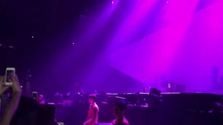 Ariana grande live at the dangerous woman tour Quit