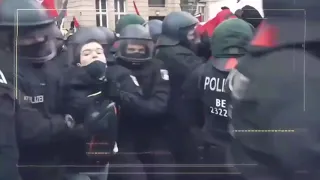 Eisbrecher - Was ist hier los? [Demonstrations]