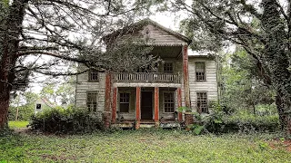 Stunning Abandoned Southern Farm House Left Forgotten For Decades