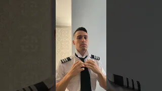 A day in the life as an airline pilot, in 40 seconds 👀 #pilot #travel #travelvlog